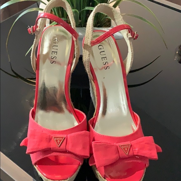 Guess bow heels - Picture 2 of 4